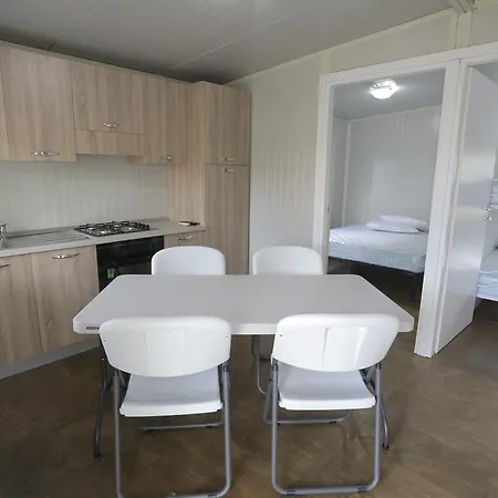 Lido Tropical אתר קמפינג *