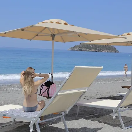 Lido Tropical אתר קמפינג דיאמנטה